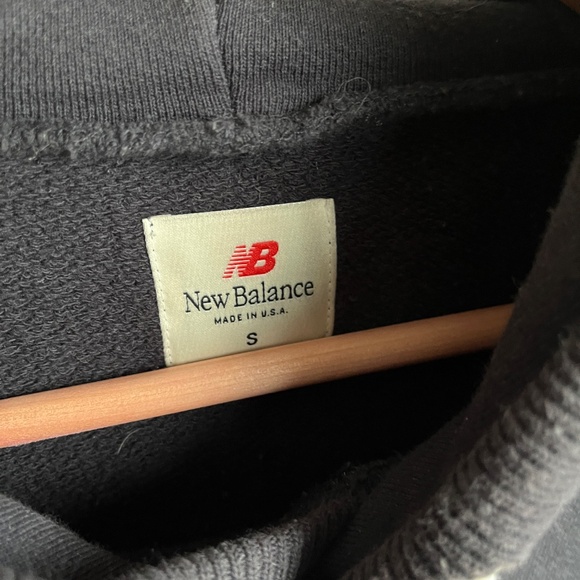 New Balance Made in USA Core Black Hoodie Heavyweights Sweats - Picture 2 of 3